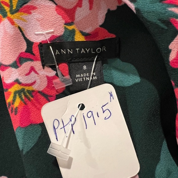 🔥SOLD🔥Ann Taylor | PETITE FLORAL
LANTERN SLEEVE SHIFT DRESS - Picture 10 of 11